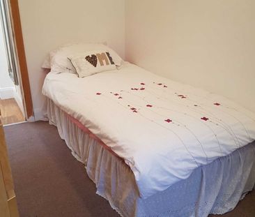 Price £700 pcm - Available Now - Furnished - Photo 1