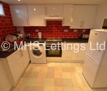 4 Bedroom Mid Terraced House for rent in Pearson Avenue - Photo 1