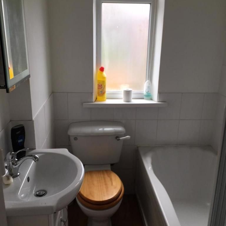 2 bedroom semi-detached house to rent - Photo 1