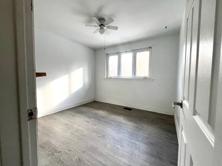 For Lease - 15 Pylon Place, Toronto, Ontario - Photo 3