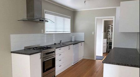 Hillcrest, 3 bedrooms - Photo 3