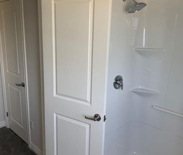 For Lease - 542 Julia Drive, Welland, Ontario - Photo 2