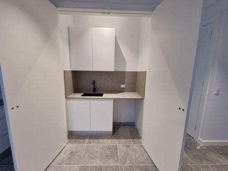 As New Granny Flat! Lock-Up Garage! Private Driveway! - Photo 3