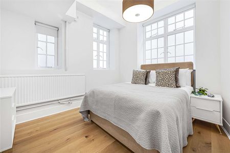 An incredible three bedroom flat situated near Marylebone High Street. - Photo 5