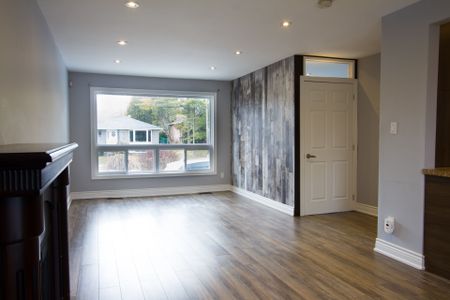 For Lease - 40 Foreht Crescent Unit# Main, Aurora, Ontario - Photo 3