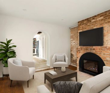 Walk-Everywhere Lifestyle | Renovated Two-Bedroom Terrace - Photo 6