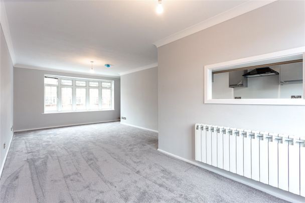 Lammas Court, Windsor, SL4 - Photo 1