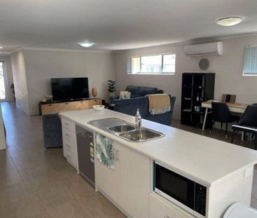 Secret Harbour Family Home - View Tuesday 5;30pm - Photo 2