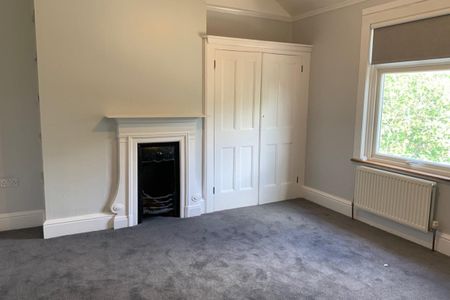 Vicarage Road - Photo 2