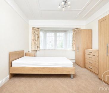 4 bedroom semi-detached house to rent - Photo 4