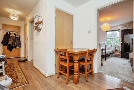 2 bedroom apartment to rent - Photo 5
