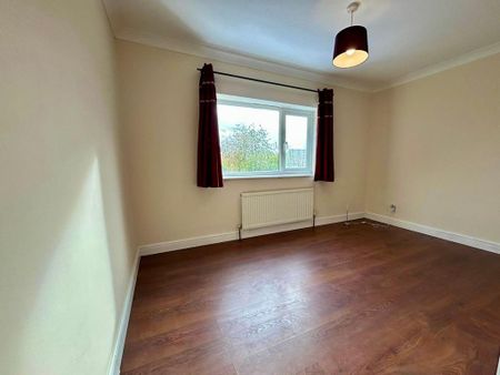 2 bedroom end of terrace house to rent - Photo 5