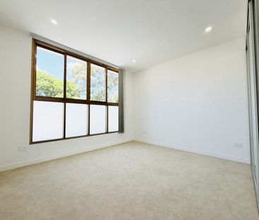 PREMIUM TERRACE BLENDS CLASSIC AND MODERN IN THE HEART OF SYDNEY - Photo 5