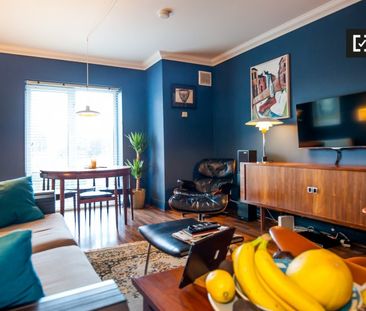 Room for rent in 2-bedroom apartment in Blackrock, Dublin - Photo 4