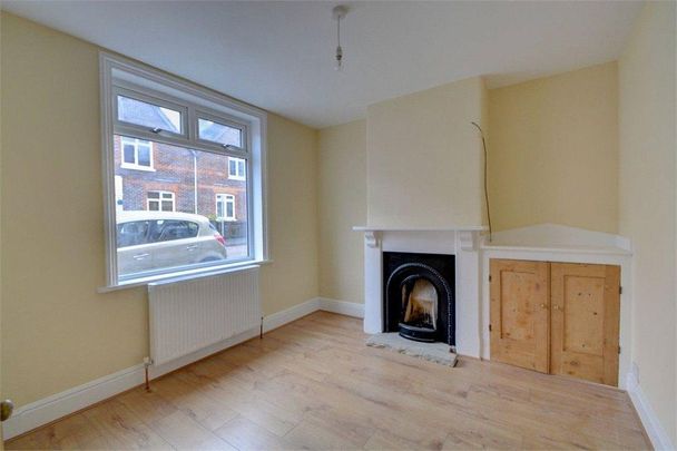 2 bedroom terraced house to rent - Photo 1