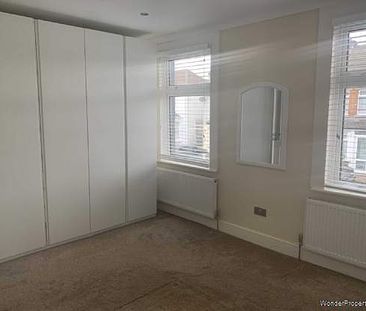 3 bedroom property to rent in Dartford - Photo 2