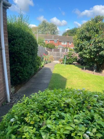 2 bedroom terraced house to rent - Photo 3