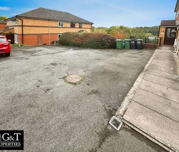Surrey Drive, Kingswinford, DY6 - Photo 1