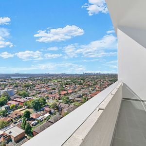 Morden One bed Apartment in BURWOOD - Photo 2