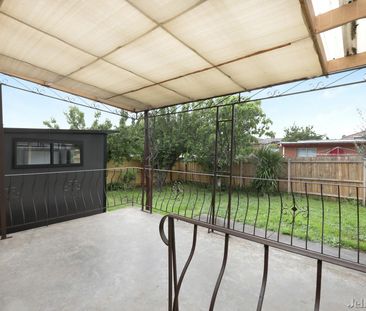 180 Casey Drive, Lalor - Photo 6