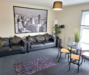 6 Bed Flat, Glossop Road, S10 - Photo 1