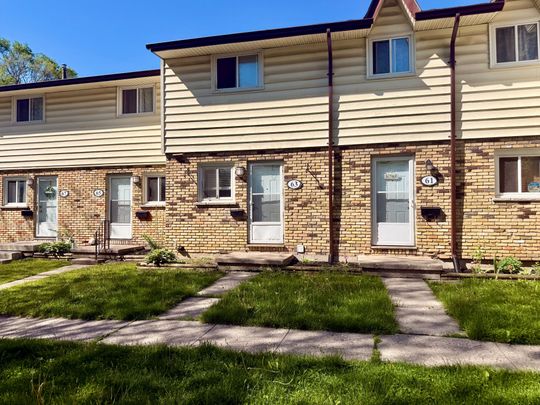 For Lease - 63 Toulon Crescent, London East, Ontario - Photo 1