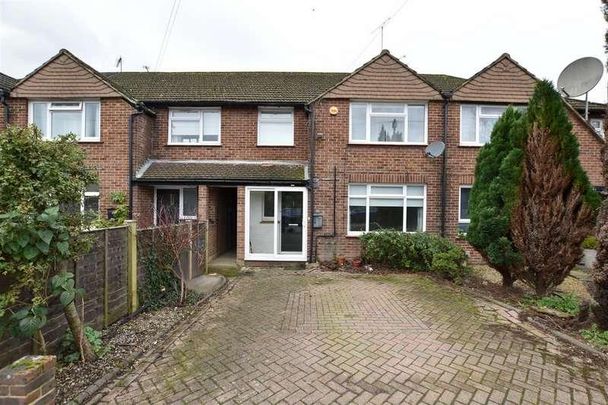 Willow Road, Redhill, RH1 - Photo 1