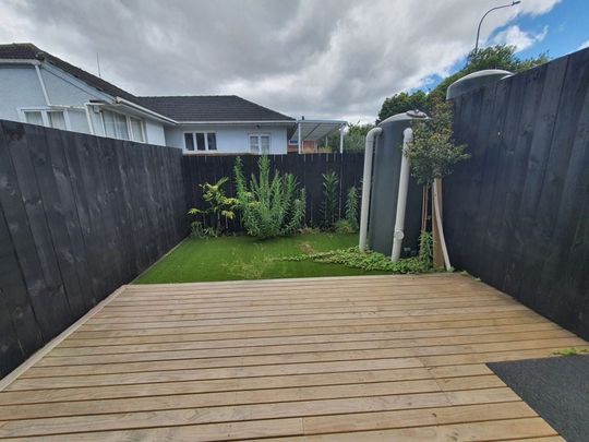 Rent this Lovely Home in Sandringham - Photo 1