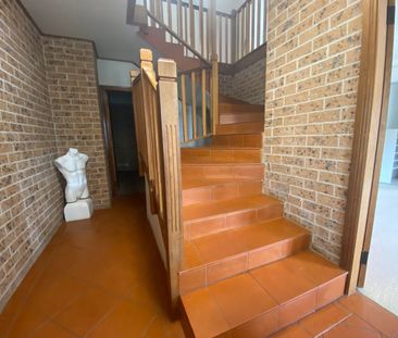 Spacious Family Home - Photo 6