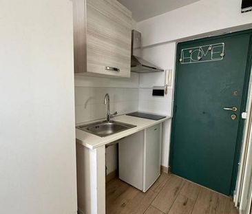 Attico / Mansarda di 25 m² con 1 locale a Roma - Photo 4