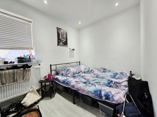 3 bedroom flat to rent - Photo 1
