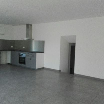 Location Maison 3 pièces 74m² ST ANTOINE DU ROCHER 37360 - Photo 1