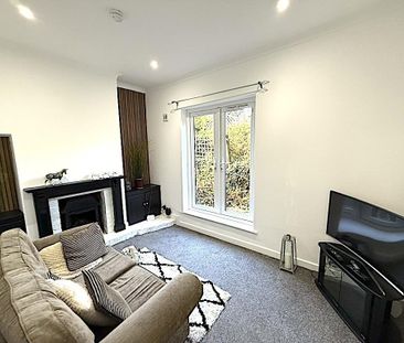 2 bedroom end of terrace house to rent - Photo 3