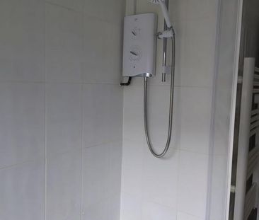 2 bedroom ground floor flat to rent - Photo 6