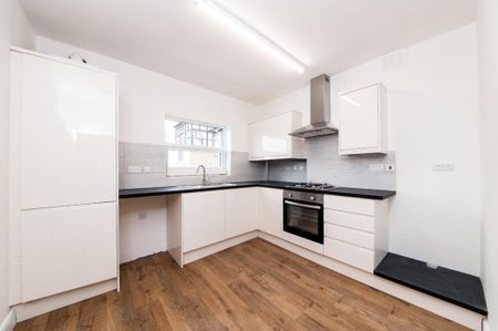 1 bedroom flat to rent - Photo 2