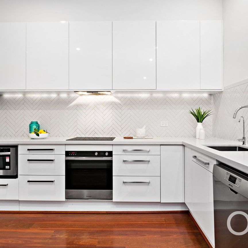 Open the Door to Timeless Charm and Modern Comfort in the Heart of Highgate - Photo 1