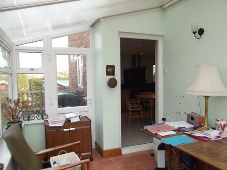 3 bedroom semi-detached house to rent - Photo 4