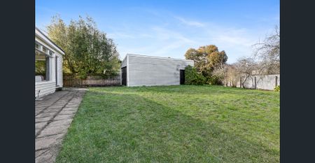 FAMILY HOME IN GREAT LOCATION! - Photo 2