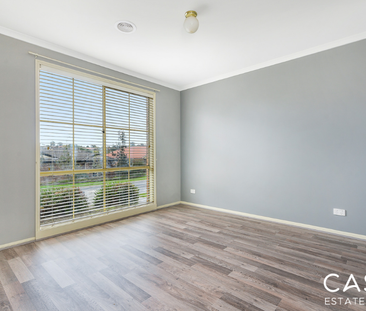 4 Meaby Drive, Pakenham - Photo 2