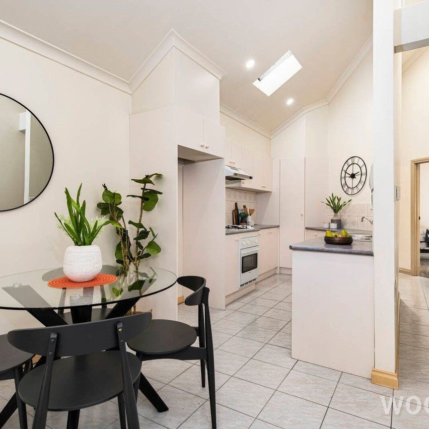 Love this low-maintenance corner home - Photo 1