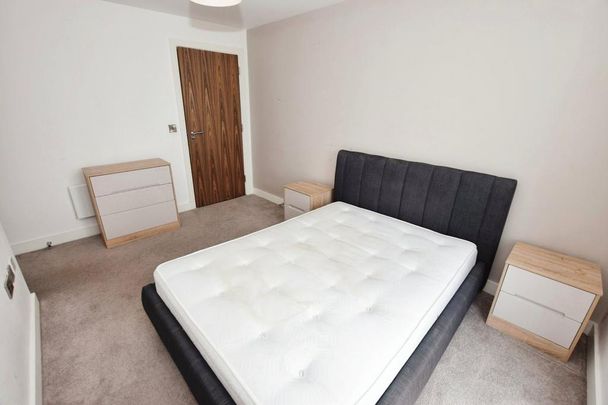 3 bedroom flat to rent - Photo 1