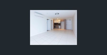 Central two bedroom apartment - Photo 2