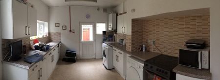 Student Accommodation - 7 Bedroom House - Photo 5