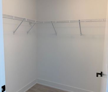 For Lease - 2450 Old Bronte Road Unit# 410, Oakville, Ontario - Photo 2