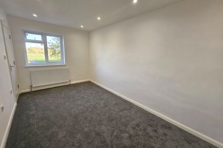 Hurtwood Road, Walton-on-Thames, Surrey, KT12 - Photo 4