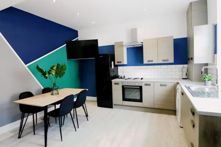 3 Bed 1 Bath - Photo 2