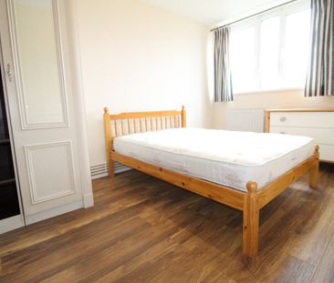 Room in a Shared Flat, Martindale House, E14 - Photo 3