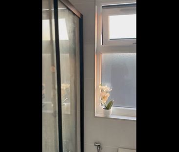 Room in a Shared House, Central Park Road, E6 - Photo 3