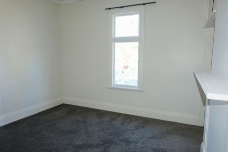 REFURBISHED FAMILY HOME - Photo 4