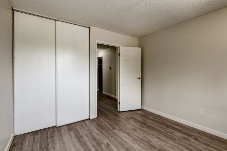 2 Bedroom - Photo 4